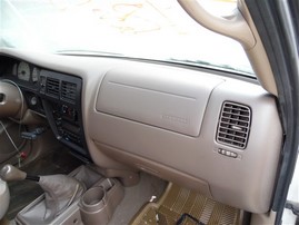 2001 Toyota Tacoma SR5 White Xtra Cab 2.4L MT 2WD #Z21609